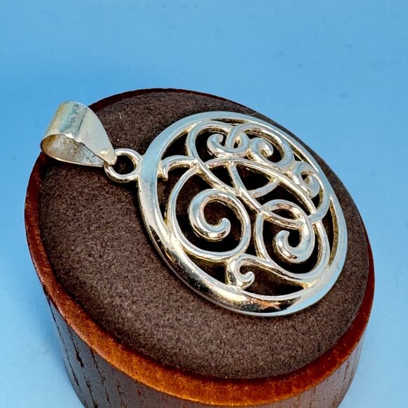 VTG Sterling Silver 925 Filigree Scroll Design Circle Pendant Size 1.75'' Length - Picture 2 of 7
